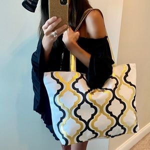 Oversized White Quatrefoil Beach Resort Tote Bag!